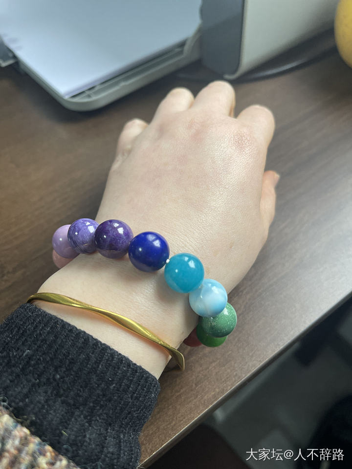 最喜欢的一串多宝，一颗一颗攒的珠子，有便宜的，也有贵一点的，就喜欢这串多宝的彩虹..._多宝彩色宝石玉石