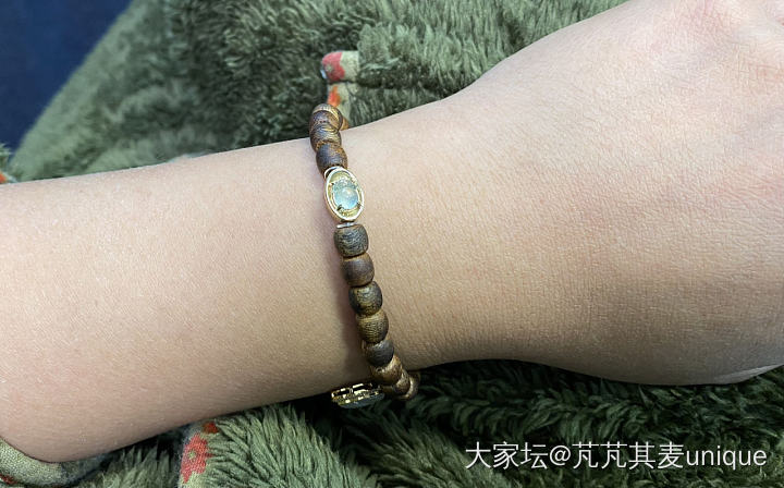 忙里偷闲折腾一上午，沉香和翡翠好搭😄_沉香翡翠