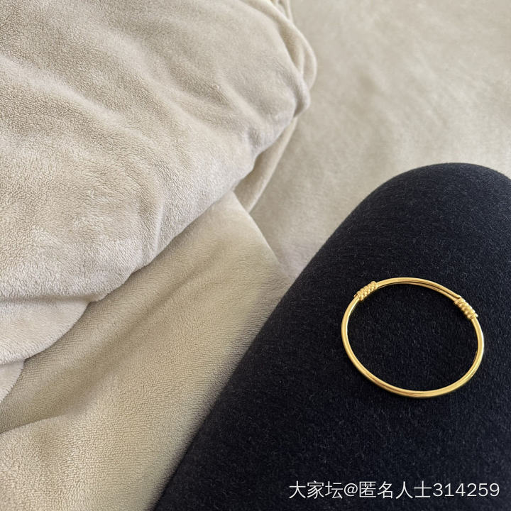人生第一只属于我自己的小金镯子来咯！！_手镯金