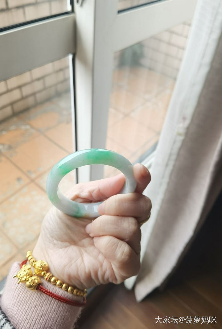 现在又流行晒翡翠了，我也来一个_手镯翡翠