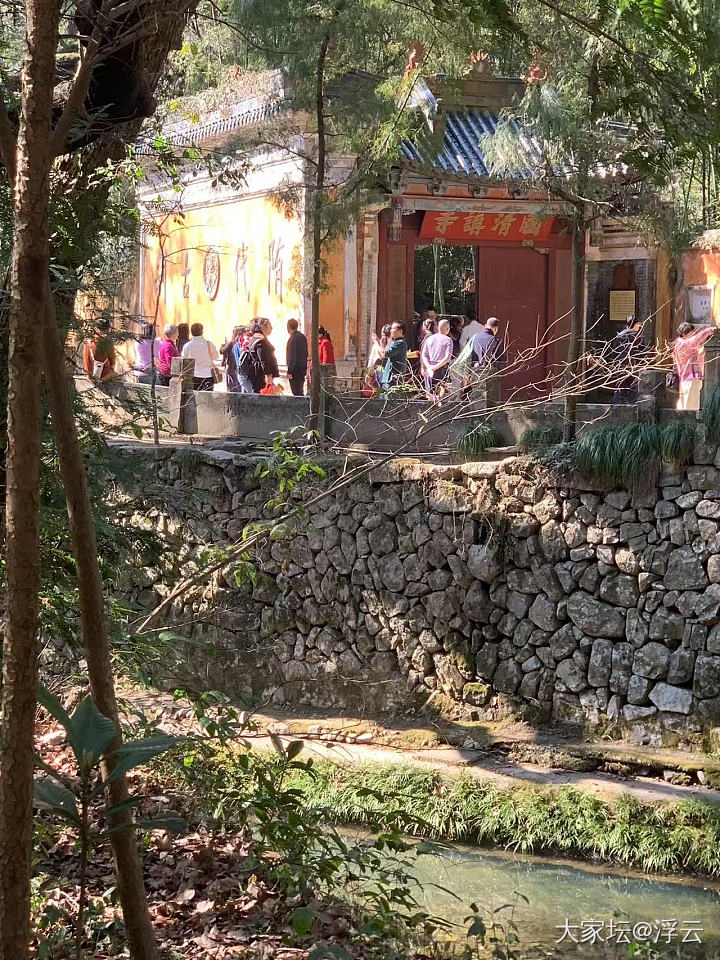 残雪消融的天姥山_旅游