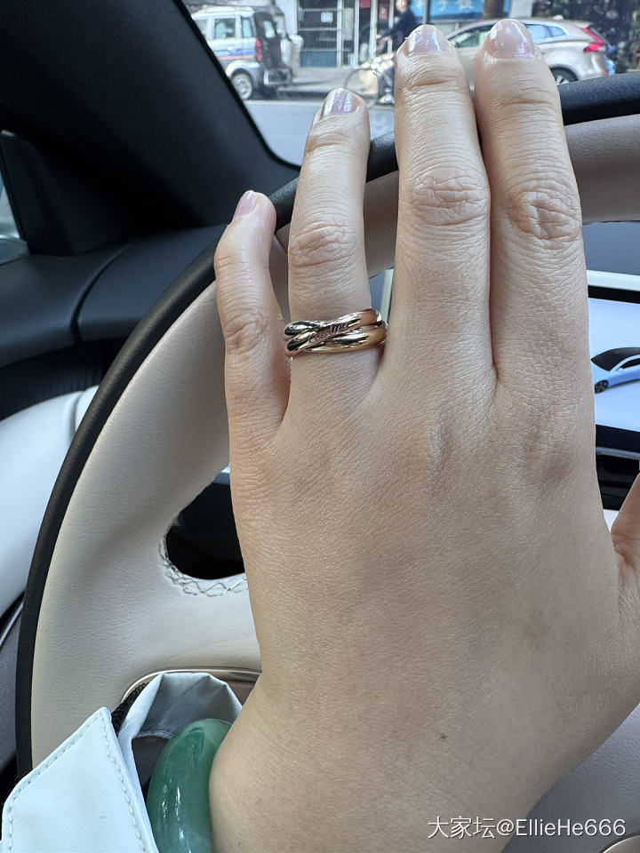 这样搭配好看吗？会不会戴太多了，看看姐妹们手上都戴了什么？_搭配翡翠金