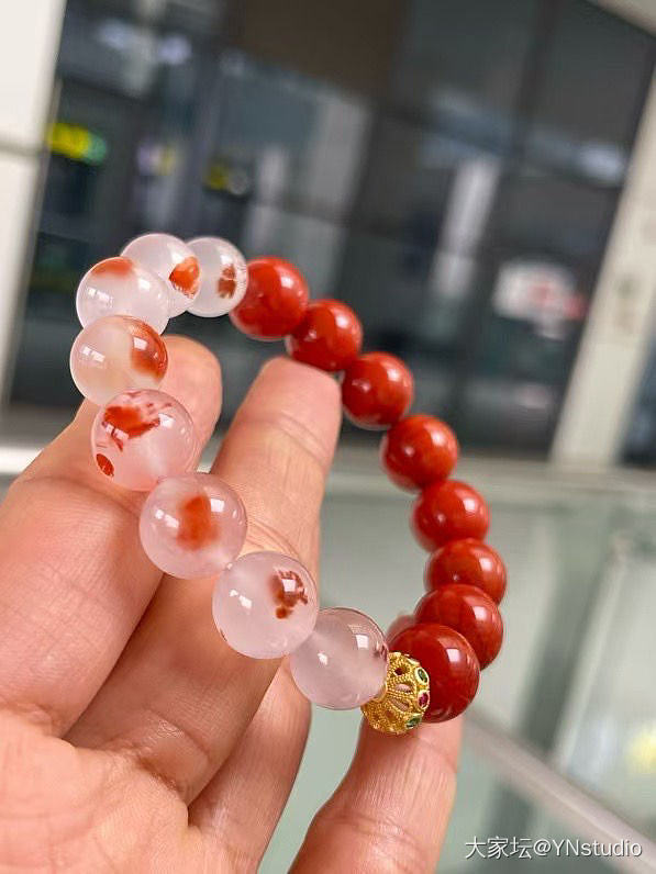 天然冰飘南红与满肉南红搭配_水晶