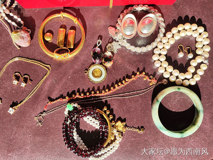放假喽，玩玩自己的小首饰盒。_翡翠金
