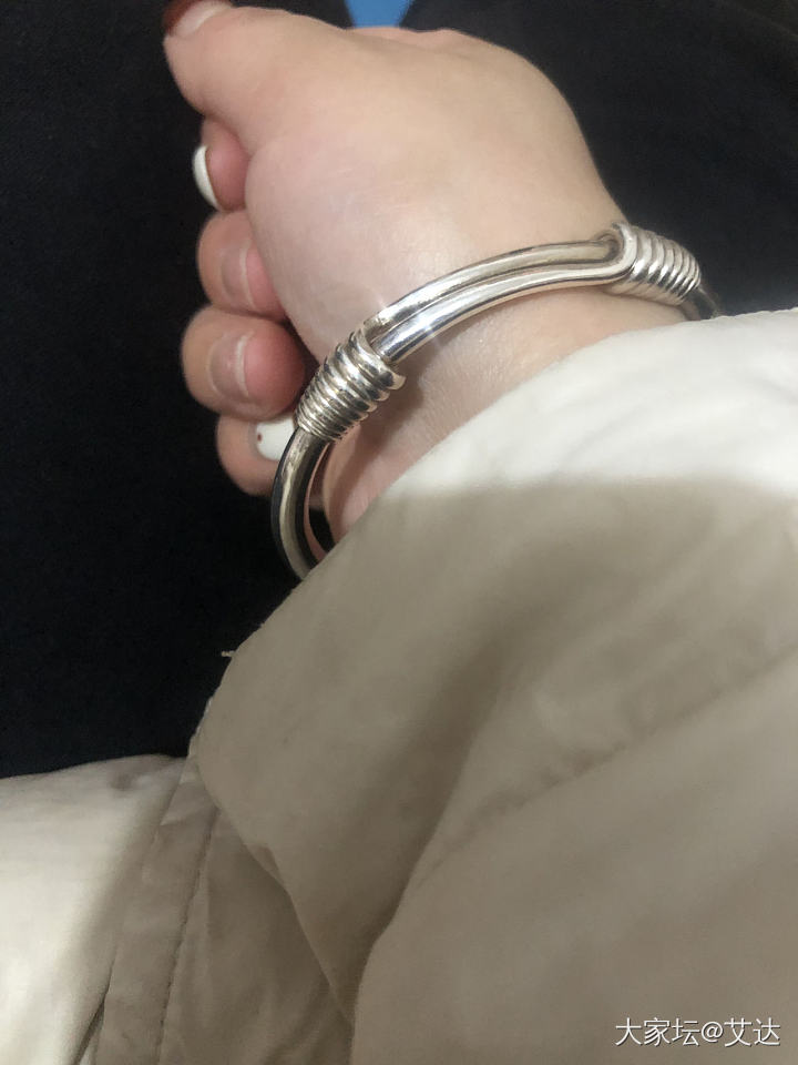 戴了一个月的推圈，润了吗？_手镯银
