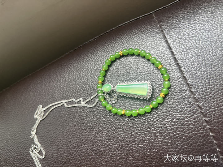 翡翠今年肯定是 怼不动了 价格已经上天 天价  换个赛道怼一怼 乌兰乌德的碧玉_碧玉