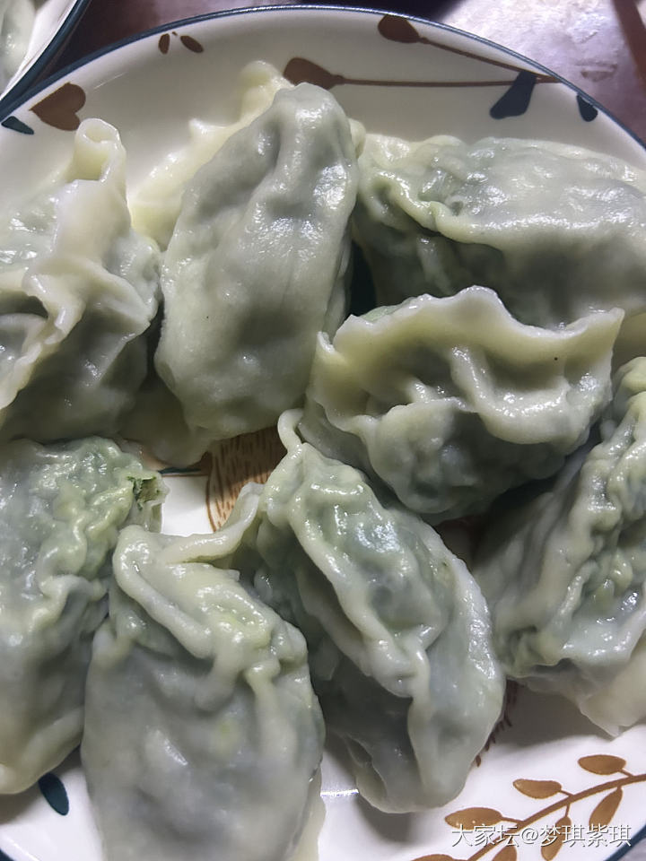 😁又到了吃荠菜饺子🥟的时候~_美食
