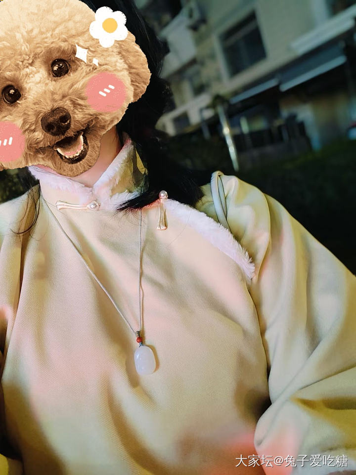 萌萌小鸡黄倒大袖上衣返图_丽人