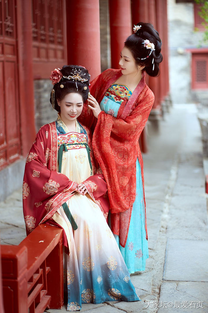 一些汉服日常～

作为一个普通的胖子，我觉得，其实汉服也没那么不日常哈哈哈！
唐..._穿搭