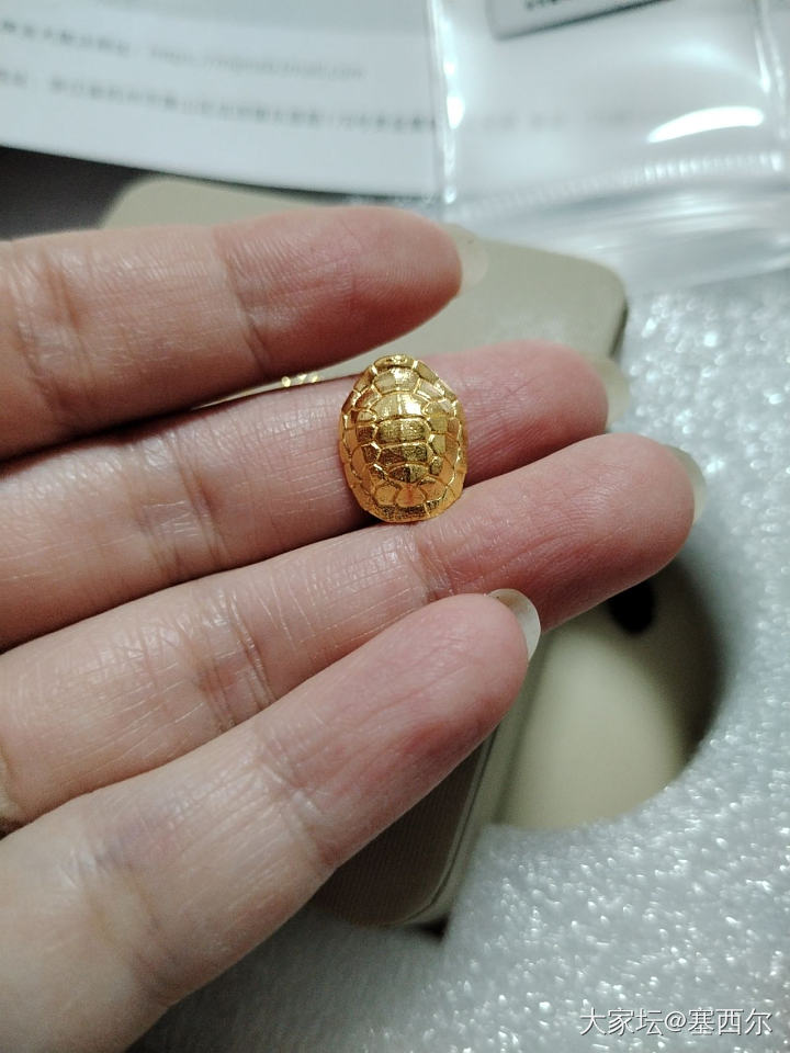 出金：周大福周生生航民蜜金千叶等_金