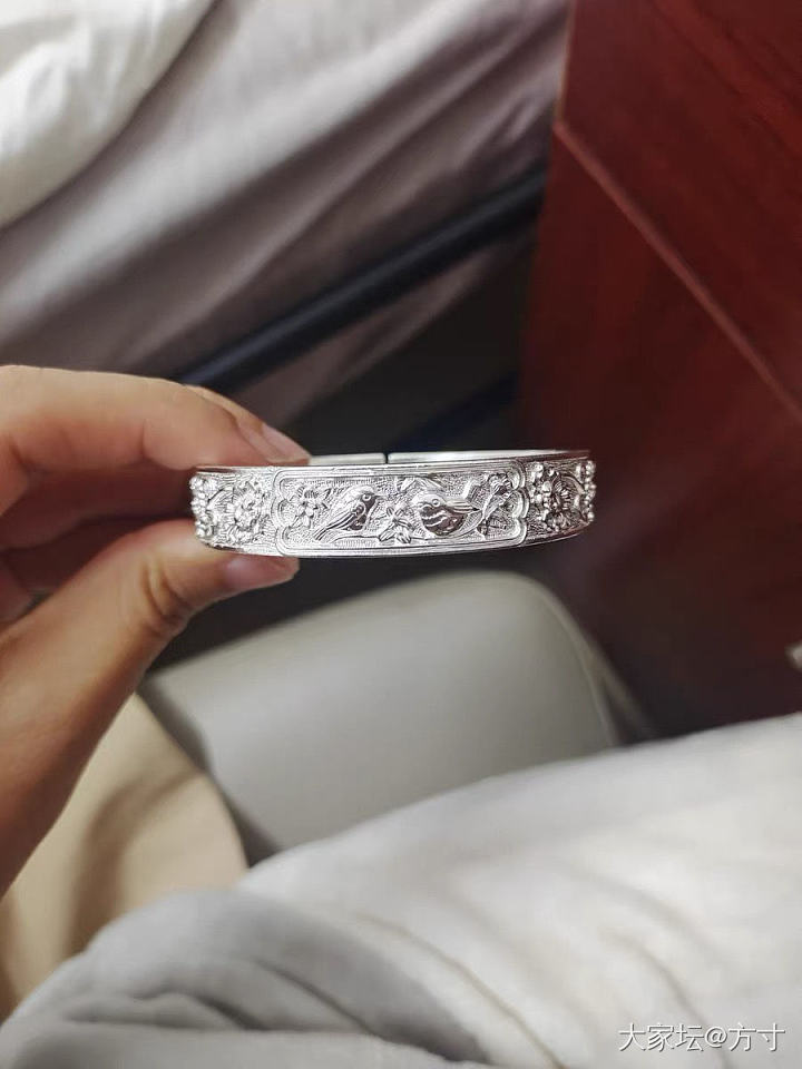 第一次戴这种宽手镯，有这么需要注意的吗？