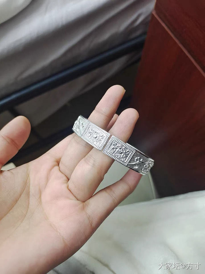第一次戴这种宽手镯，有这么需要注意的吗？