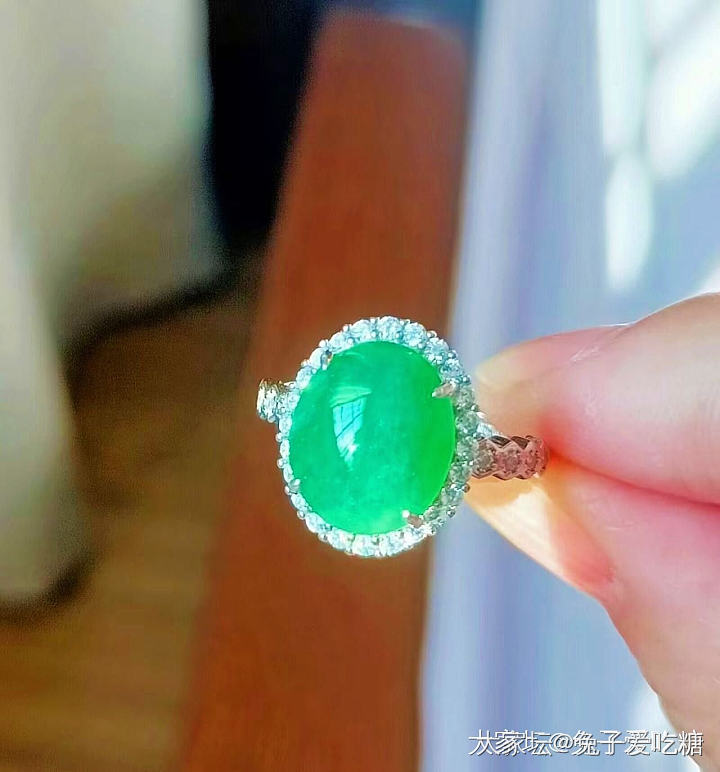 翡翠不语 却懂长情_首饰翡翠