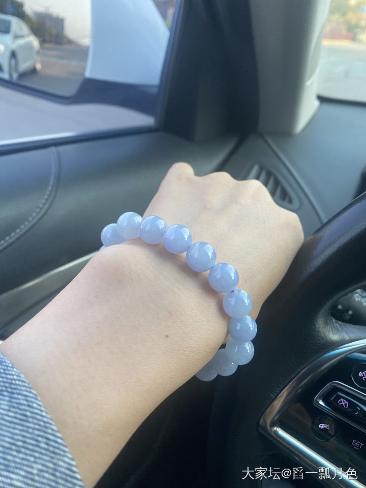 紫翡翠配牛仔，很协调啊，可盐可甜的紫我真的太喜欢了