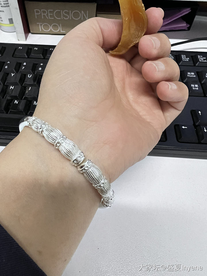 秀出你的左手来_手饰钻石金