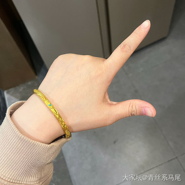 秀出你的左手来_手饰钻石金