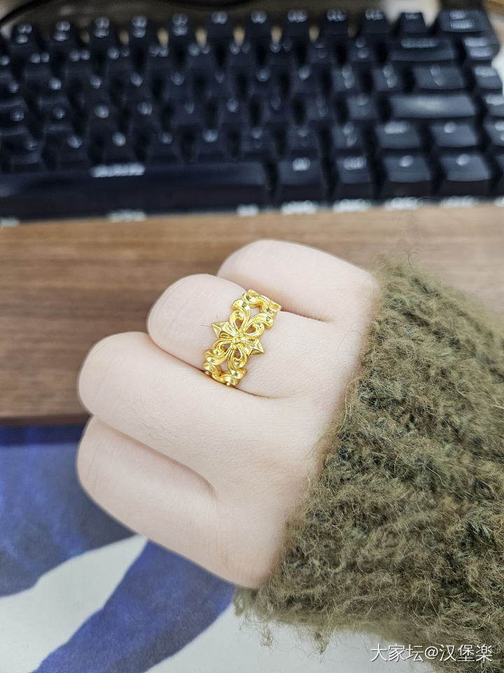 今天又戴金啦！鸢尾花超好看！_戒指金