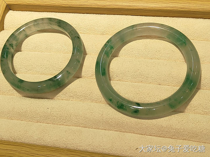 全方位多角度对比独龙玉和飘花翡翠_翡翠