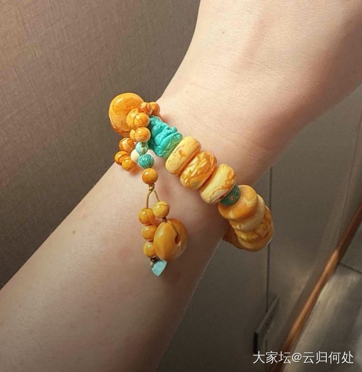 黄金终有翻红日，蜜蜡难回初见时_琥珀蜜蜡