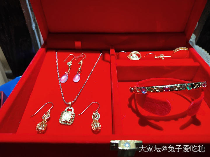 这两天买的刚好放一盒子了_时尚首饰金