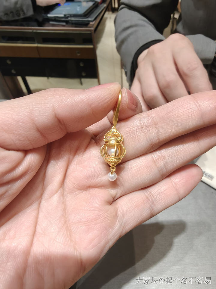 金价越涨，怎么感觉越有草没拔呢_金