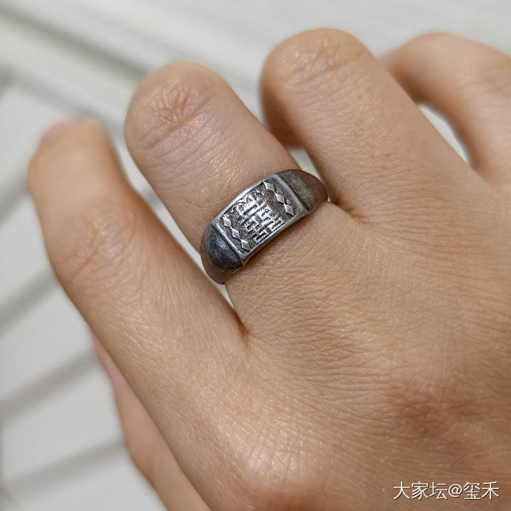 翻出外婆去世的时候留给我的银戒指_银
