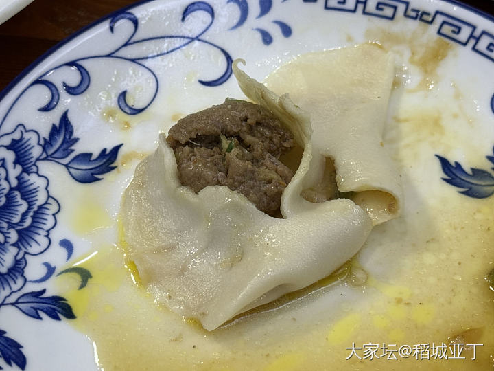 晚上又和朋友出去下馆子了。吃的清真菜，这顿吃挺好的。_美食生活