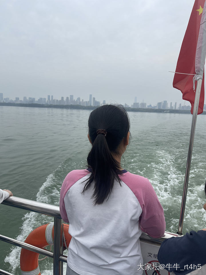 伤着了
人真多，我连黄鹤楼都没进去，看到人流马上撤退？
暑假前，我要做到足不出沪_旅游