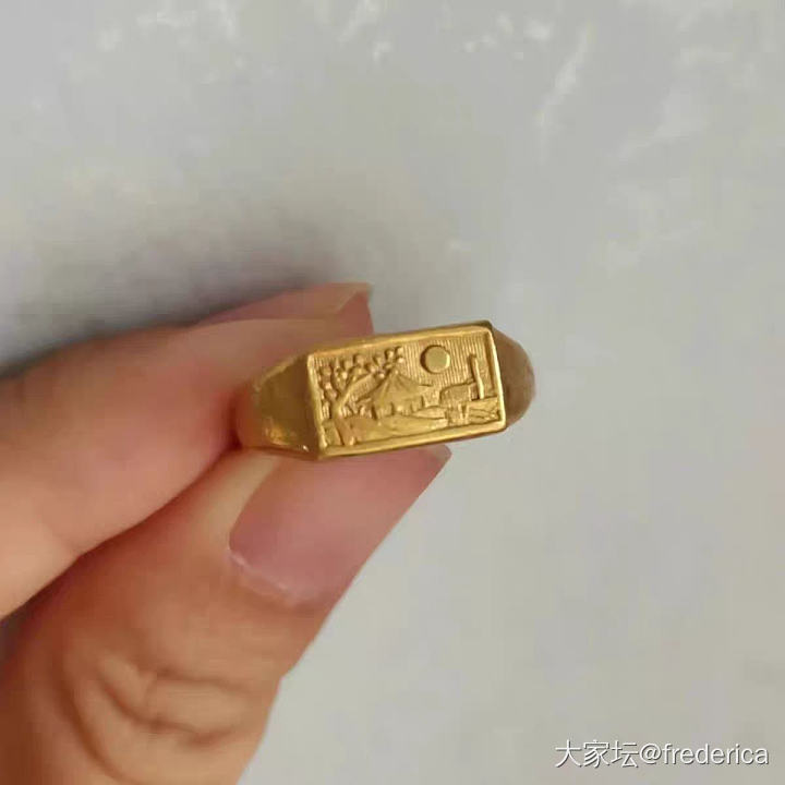请问大家知不知道哪里能买到这个款的戒指_戒指金