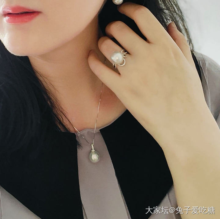 今日份装备 miumiu连衣裙+澳白套装_丽人有机宝石