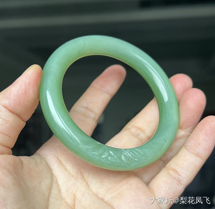 粉绿碧玉猫眼镯_和田玉