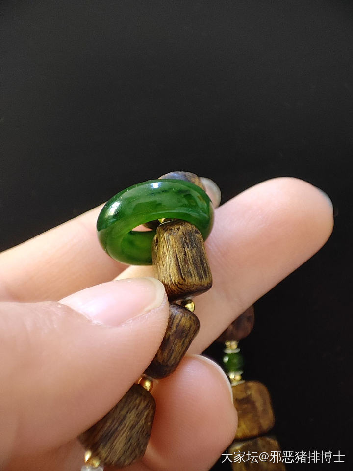 朋友们，征求你们意见 留?退?_沉香和田玉