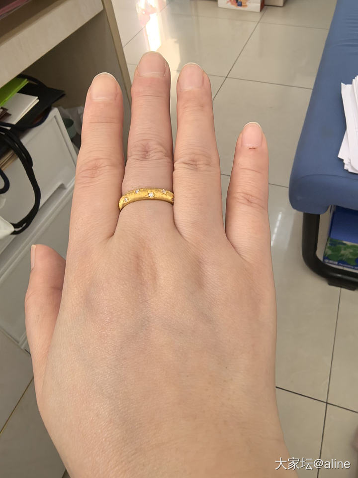 新入两枚戒指_戒指金