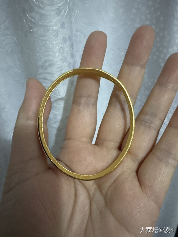 羽毛镯子到了，就是尴尬的时候来了_金