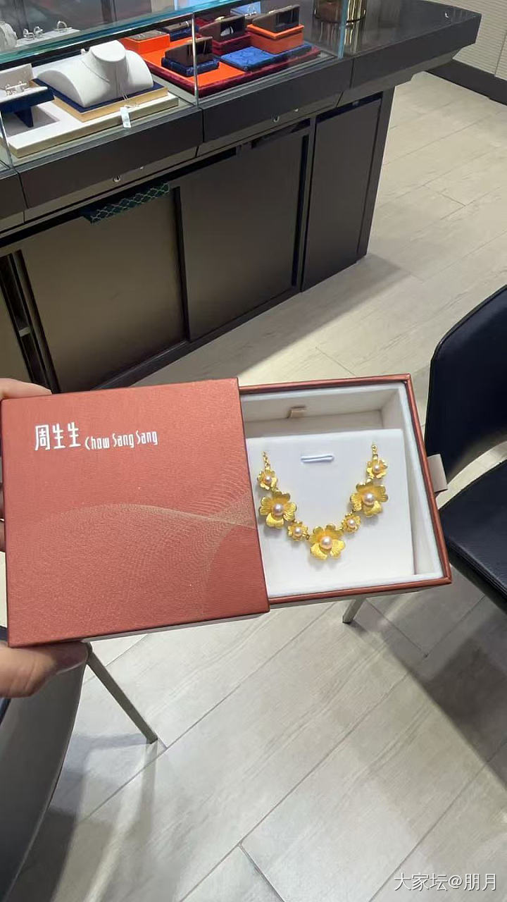 上个月买的周生生一口价。 今天成大盘鸡了_金