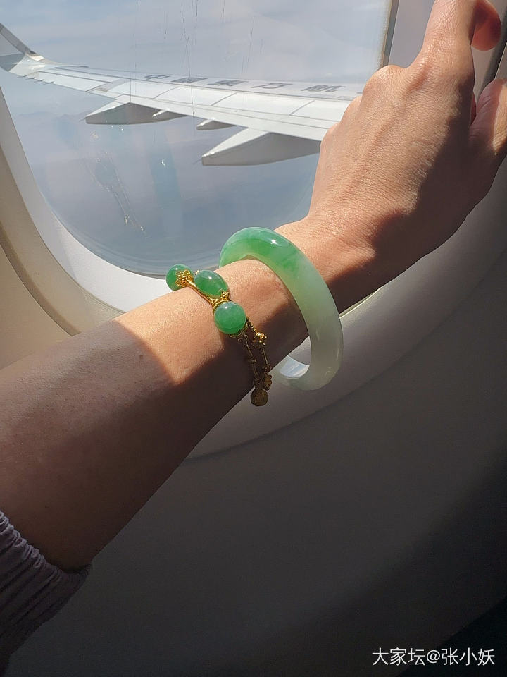 坐✈️无聊的时候_手饰翡翠