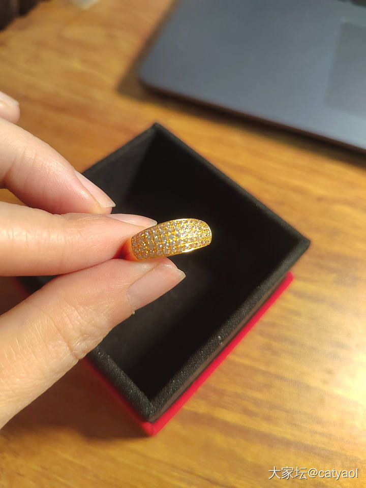 前两天看见癫癫的金价就又买了一件_戒指