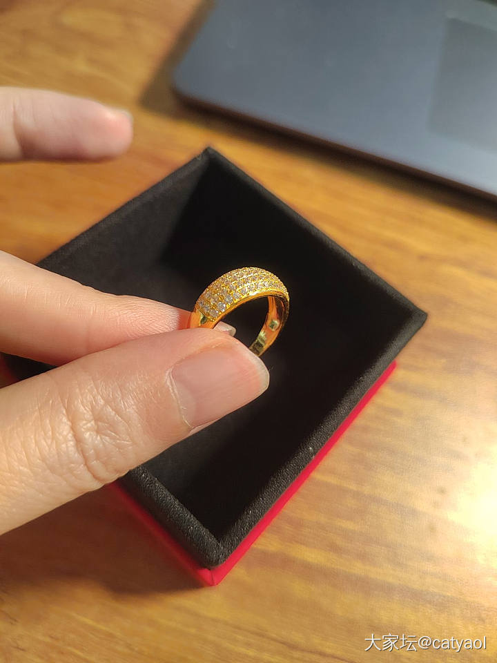 前两天看见癫癫的金价就又买了一件_戒指