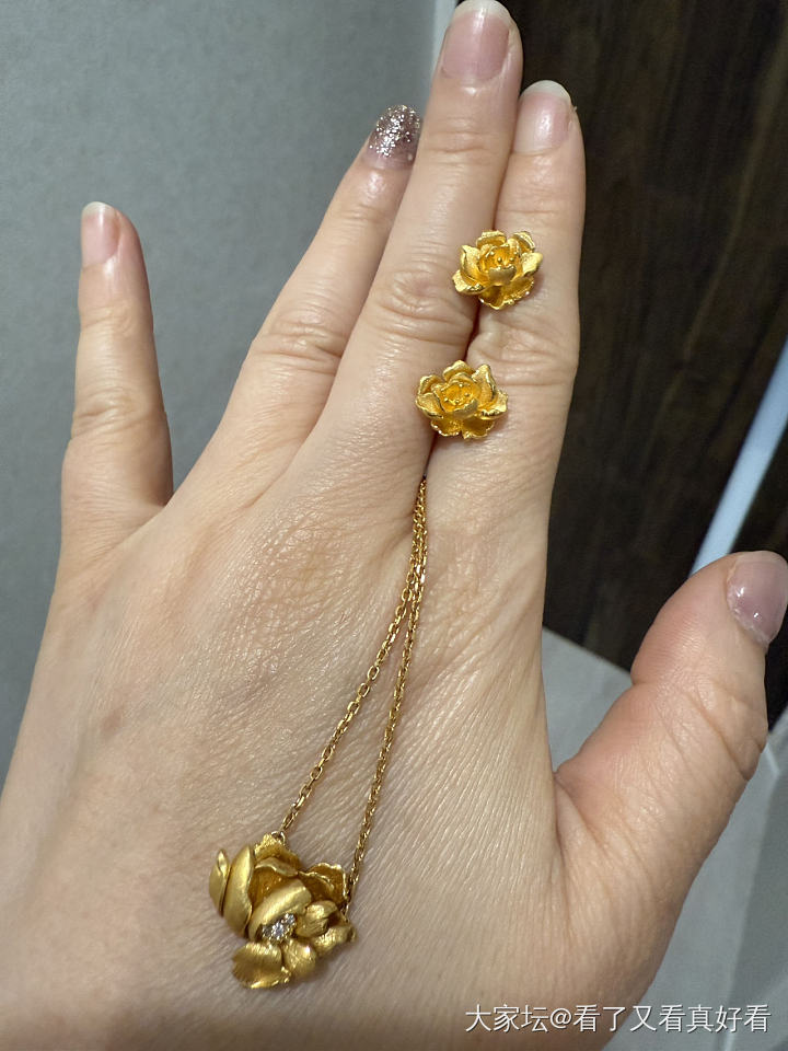 姐妹们晒出你们的豪华珠宝套装吧_闲聊翡翠彩色宝石名贵宝石