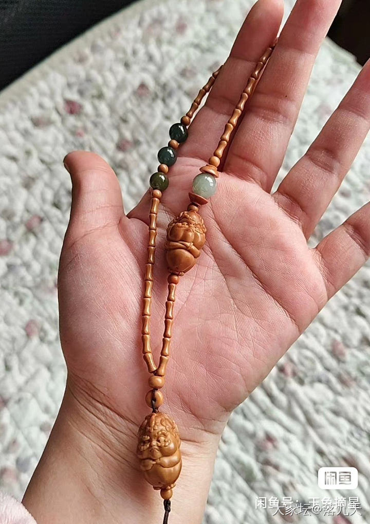 今天被坛友夸了好多，我再发几张最近卖给一个老粉姐姐的珠链，我再多臭美一会儿 😄_搭配手工diy