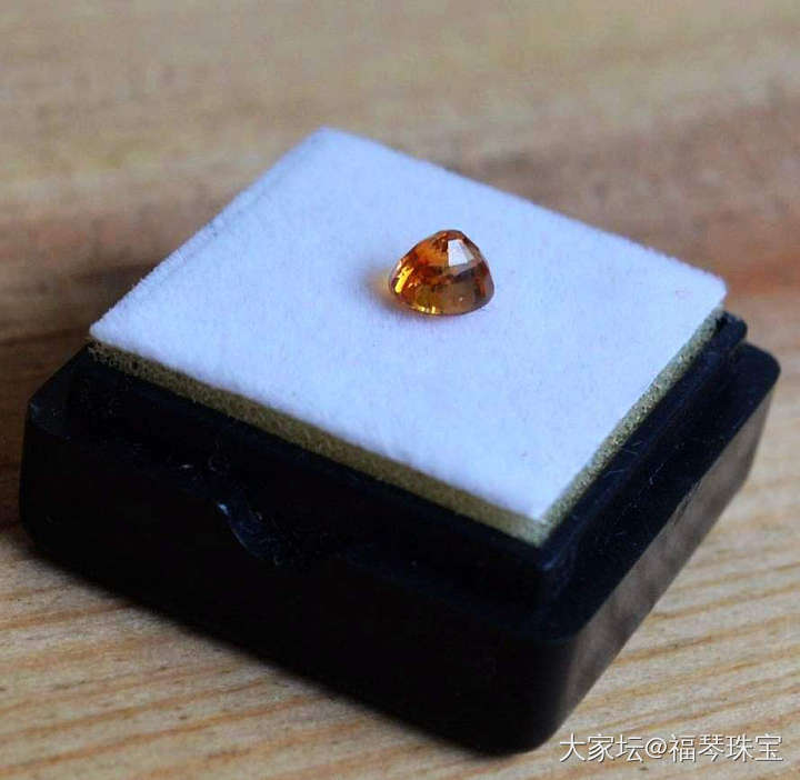【现价再打8折特惠】斯里兰卡纯天然椭圆型0.88克拉蓝宝石_蓝宝石