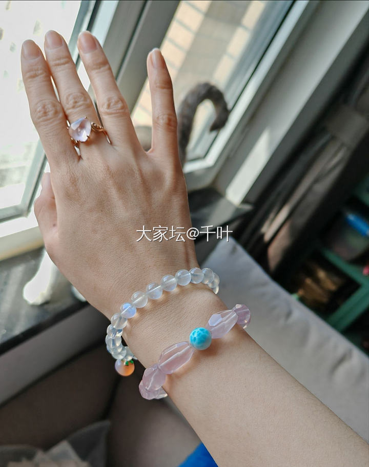 这胳膊，谁能想到是115的体重呢😂_金