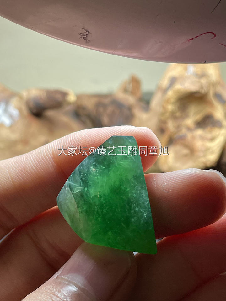 2万的翡翠原材料，做爆了，人的出来吗？_翡翠