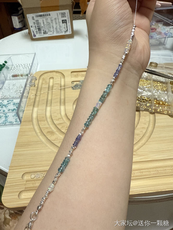 金子太贵了俩月涨了一百多_彩色宝石