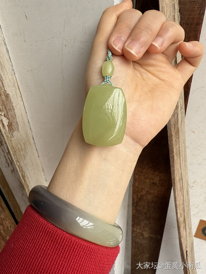 青黄口牌子，29克左右_和田玉