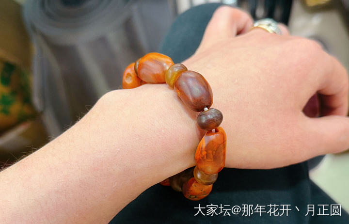 一条南红老串_文玩