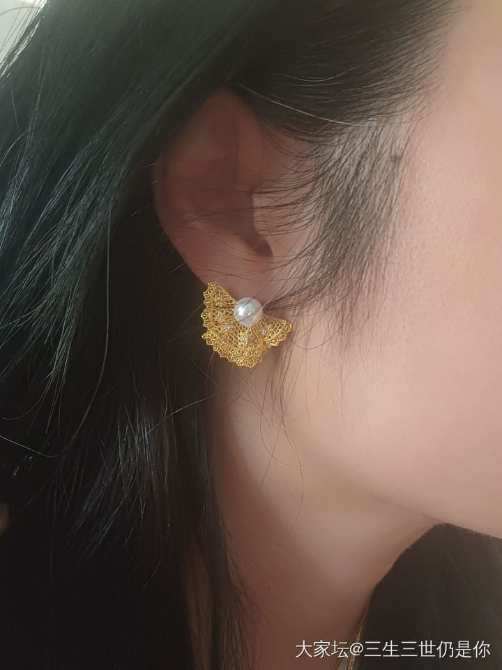 单价835🙈🙈挂在树上的一串，手粗，卡8也不大，用我家宝的皮草做背景，_金