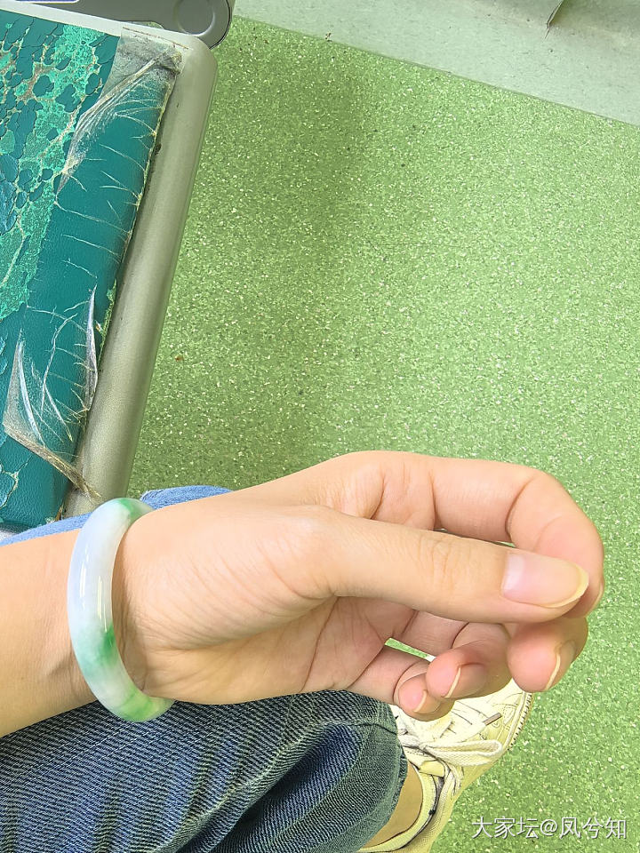 1.3万，合适吗？有裂，就戴个社交距离_翡翠