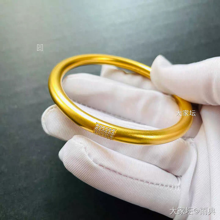 校长家的圆条点真钻_手镯金