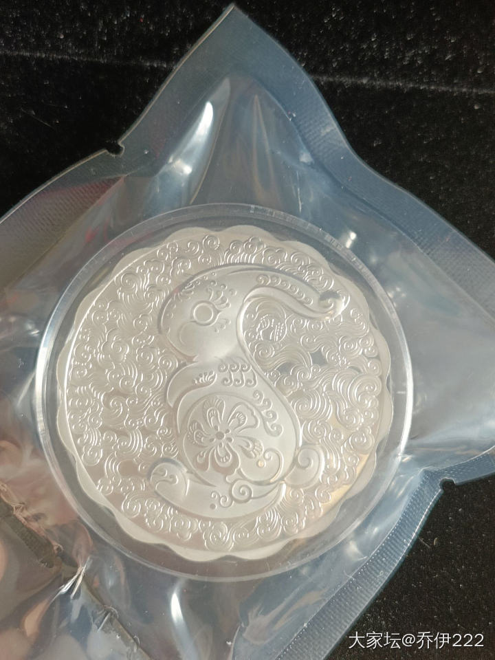 嫦娥月饼银币也到了，是上海造币厂的名家设计的_钱币银
